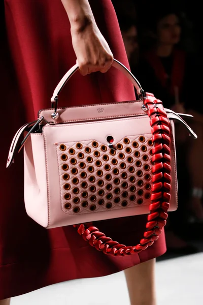Look 37